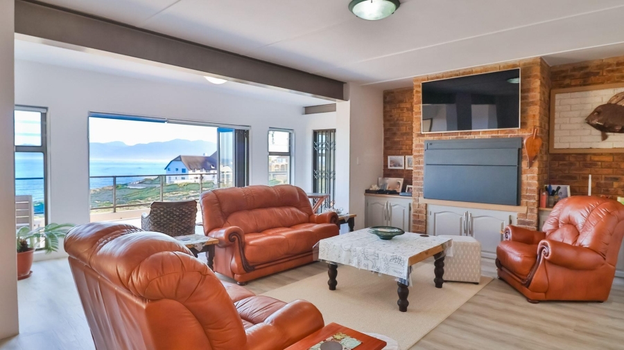 5 Bedroom Property for Sale in De Kelders Western Cape